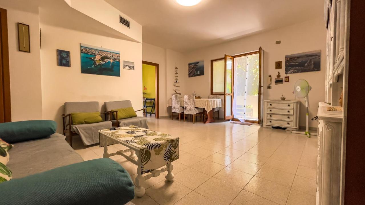 L'Hibiscus Di Lucia Villa Alguer Exterior foto